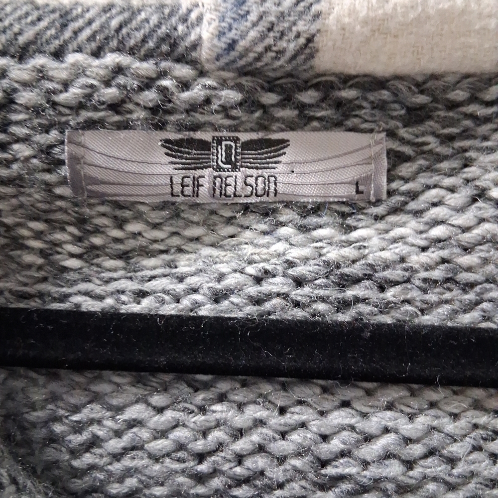 Men's Gray Cable Knit Sweater with Button Detail - Picture 4 of 16